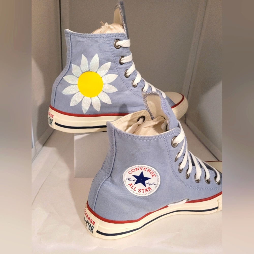 Converse - Picture 2 of 6